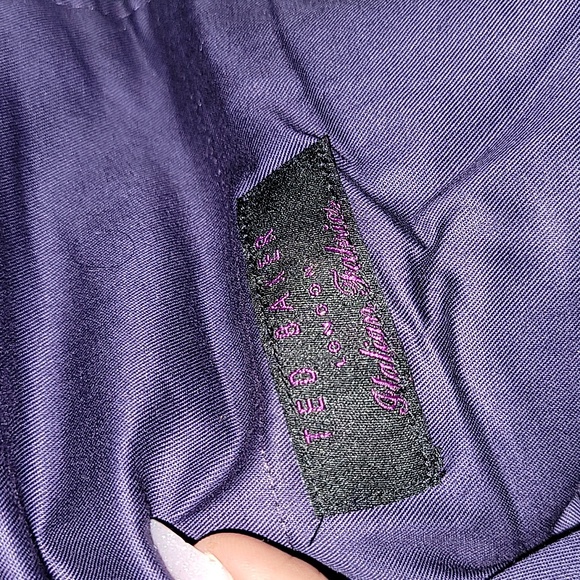 Suit - Picture 2 of 8